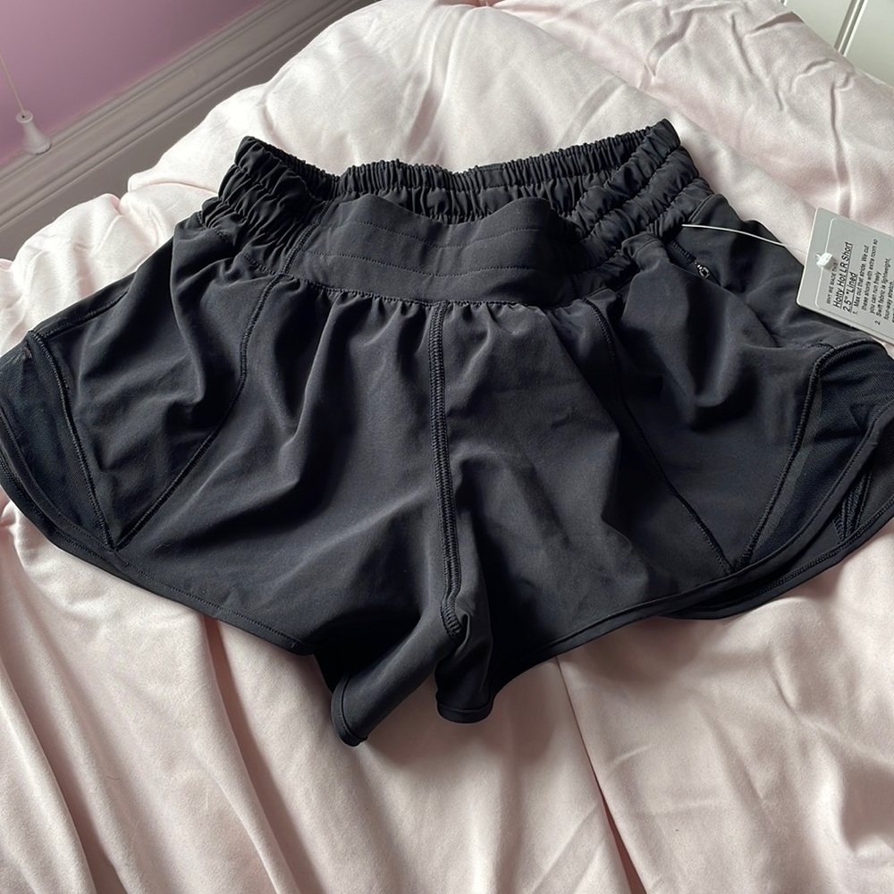 Lululemon hotty hot black shorts